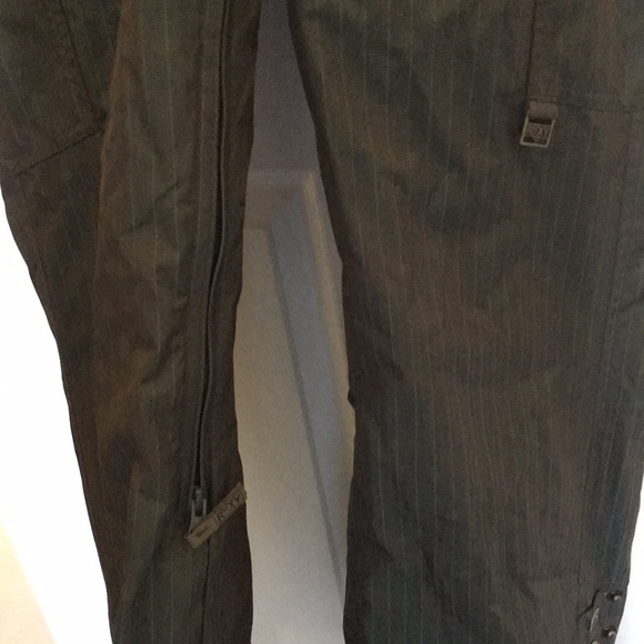 Roxy Snow coveralls. Taupe/turquoise pinstripes. Onesie. Hood/faux fur. Size S. - Picture 5 of 15